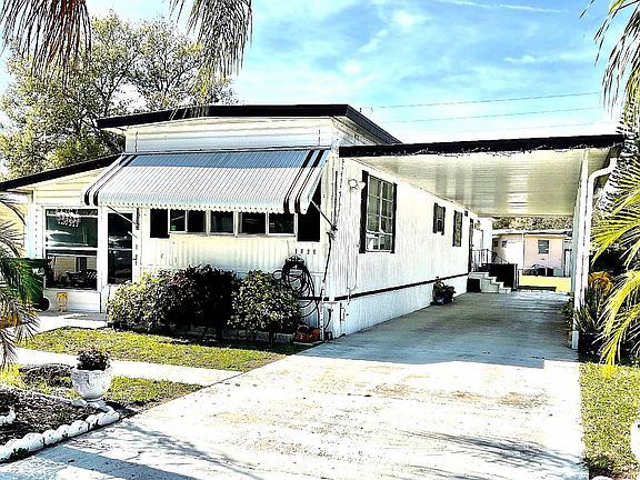2nd image of 1628 Wonderland Way