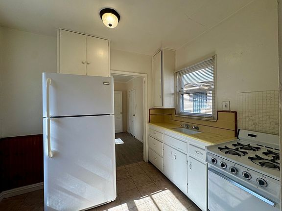 4th image of 11427-11429 1/2 Garvey Ave #1142725