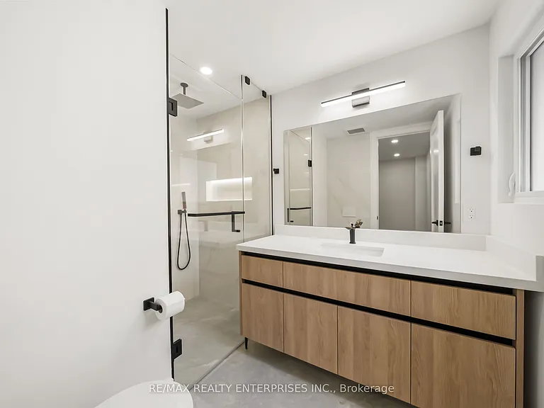 1495 Thetford Ct — Photo 24