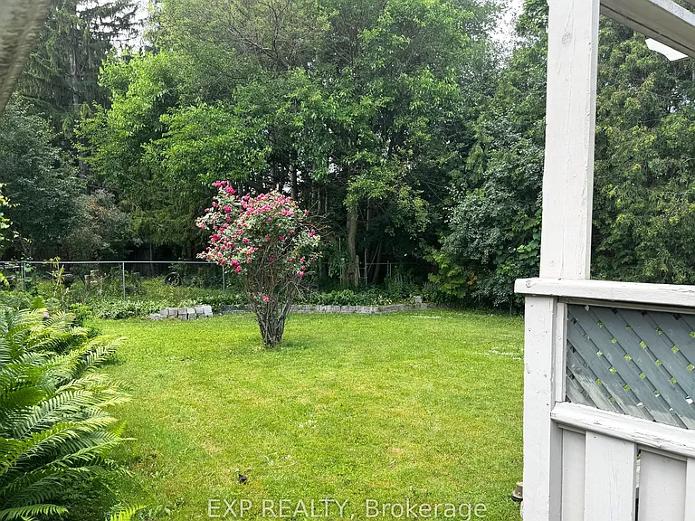 108 Katherine St — Photo 2
