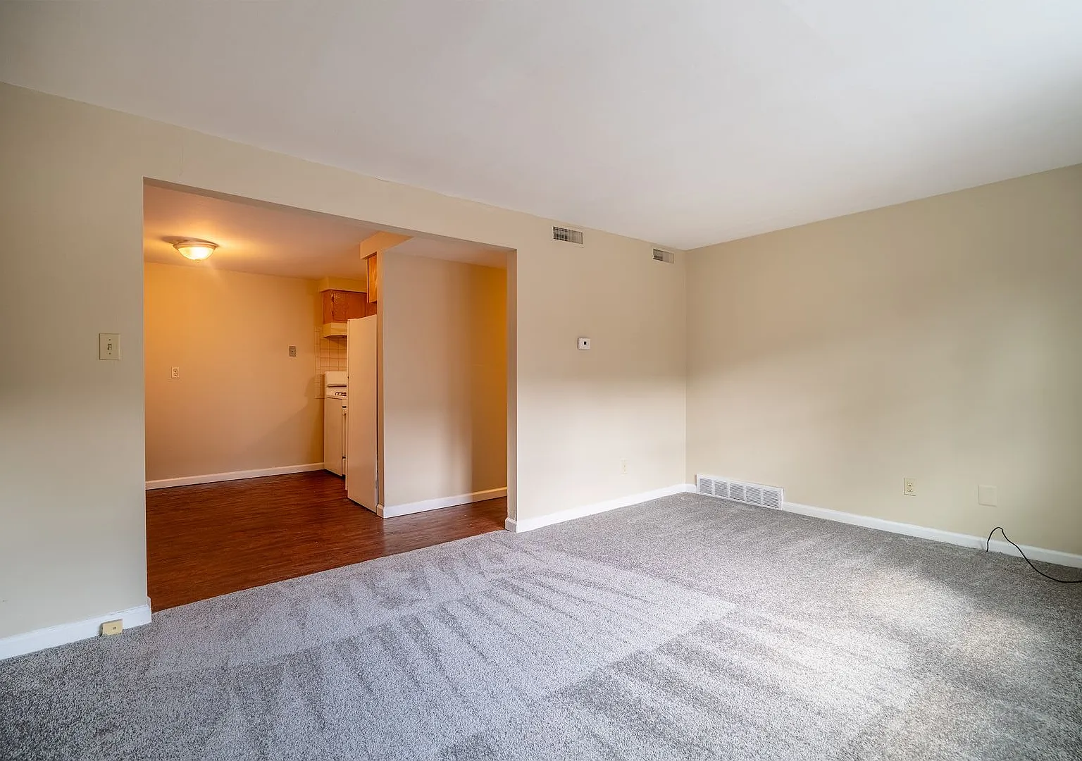 576 Taunton Place — Photo 1