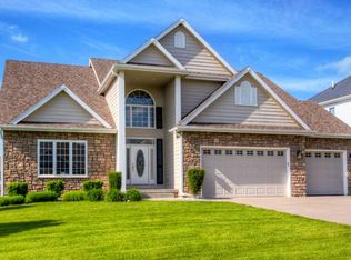 15311 Brookview Dr, Urbandale, IA 50323