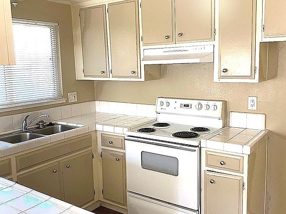 3rd image of 1744 Silver Creek Cir #I-744