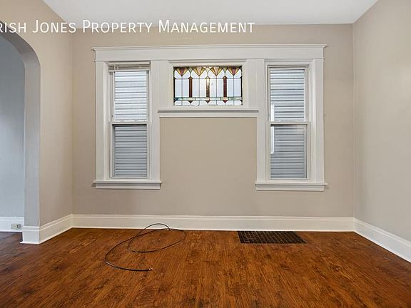 5th image of 929 Hertel Ave
