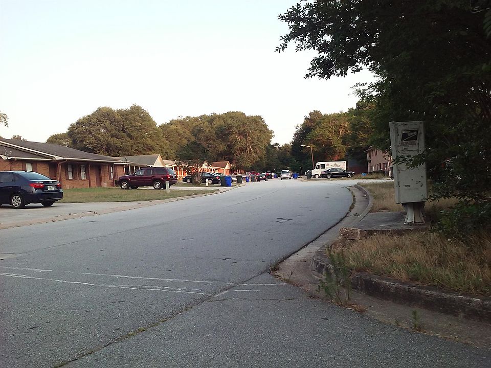 2nd image of 1043 Green Valley Dr NW