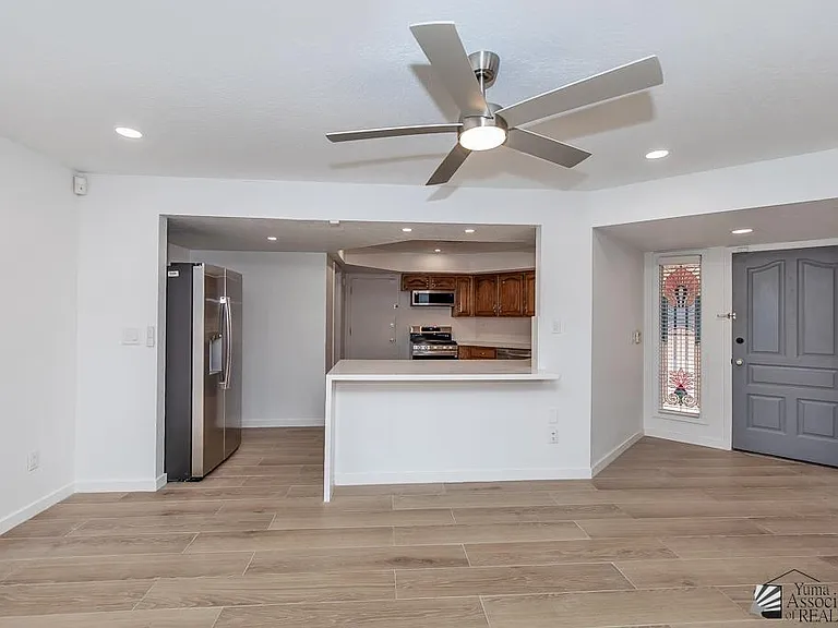 2174 S Del Valle Way — Photo 3