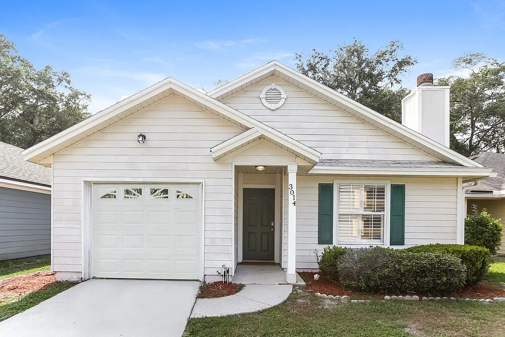 3 bed, 2.0 bath, 1260 sqft, $1,925 — Photo 1