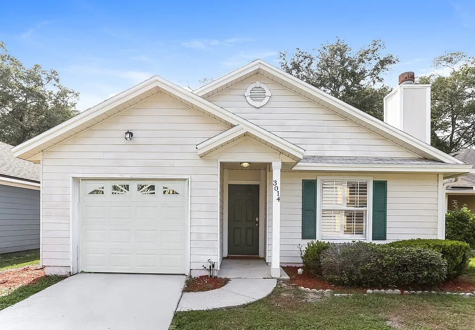 3014 Caroline Crest Dr E