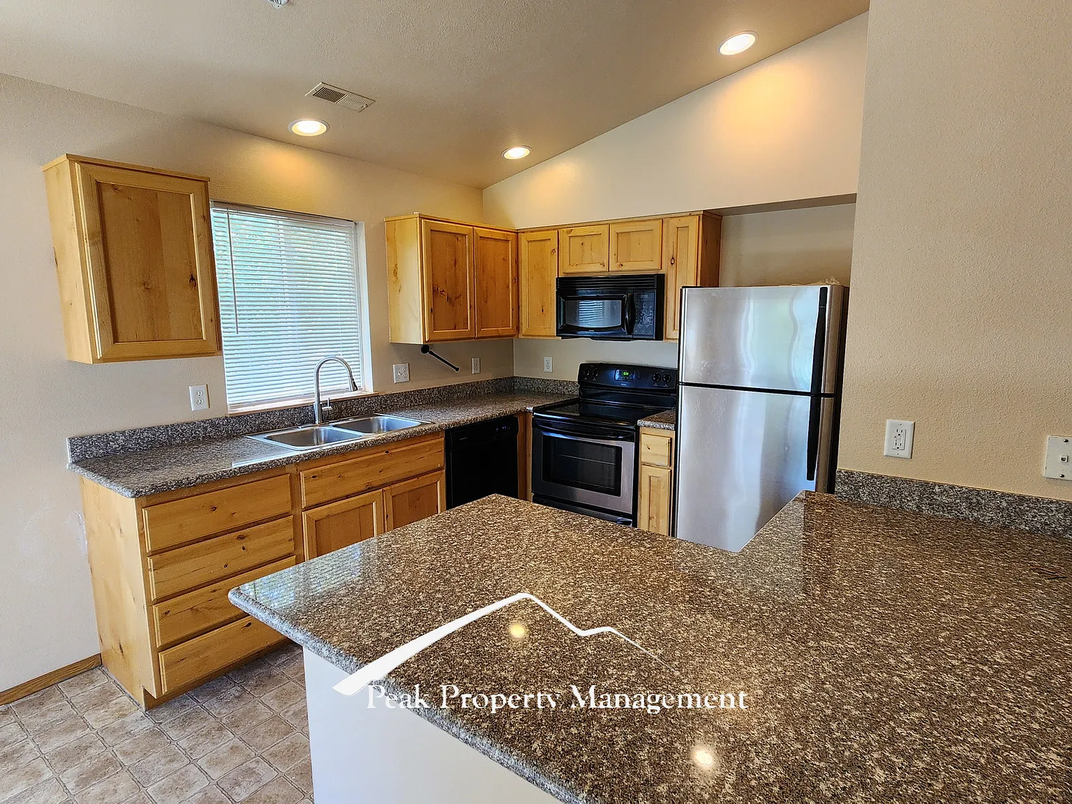 2 bed, 895 sqft, $1,295 — Photo 4