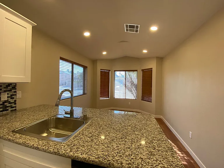 994 Trackers Glen Ave — Photo 11