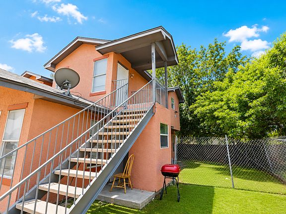 3rd image of 7581 Windsor Oaks #D