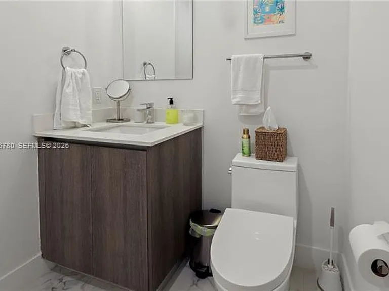 17550 Collins Ave #CU-1205 — Photo 32