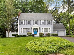 42 Pheasant Ridge Dr, Loudonville, NY 12211