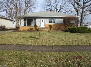 2800 Jeanne Dr, Parma, OH