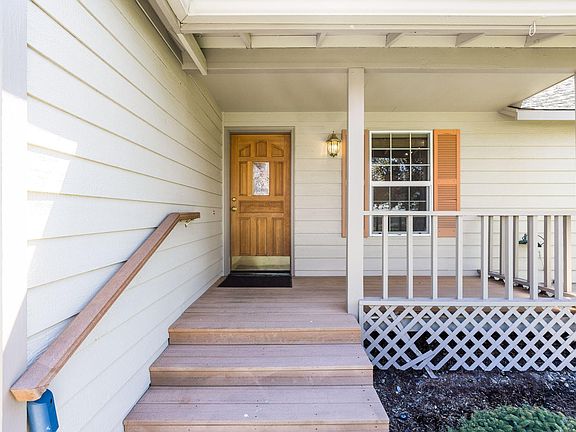 3rd image of 3132 NE Tennessee Ln