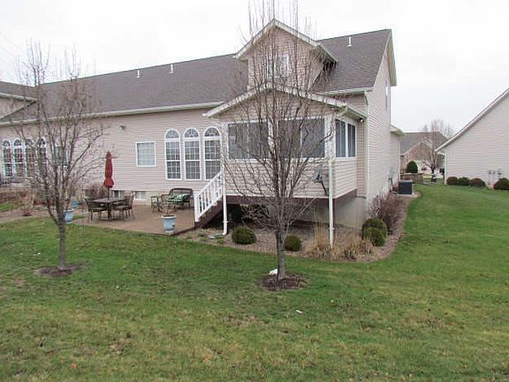 2nd image of 220 River Bluff Ct