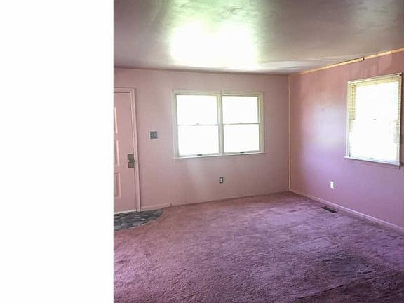 5th image of 1825 N Hills Ave