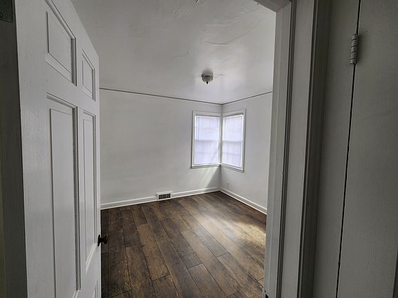 3rd image of 3022 S 17th St #4