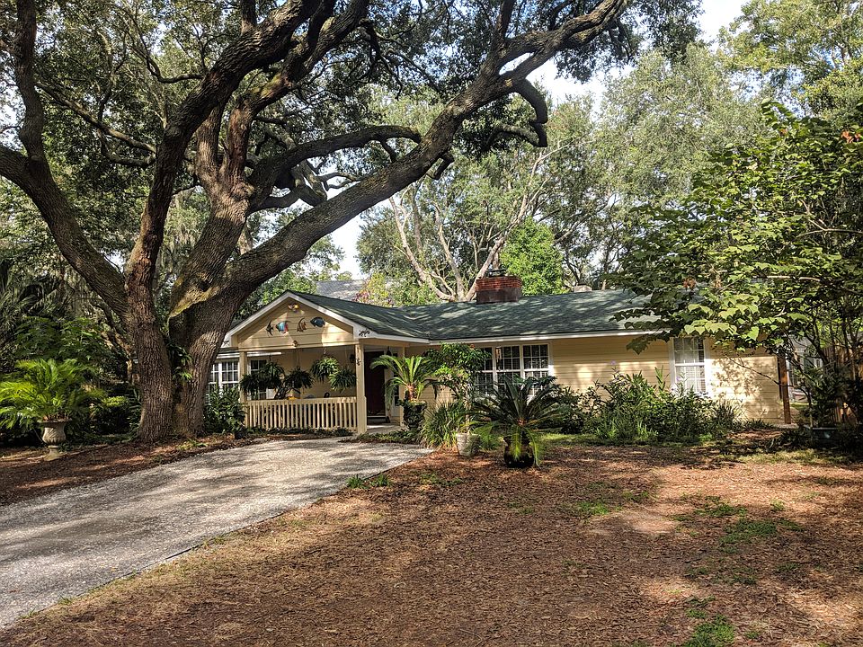 1st image of 1 Camellia St