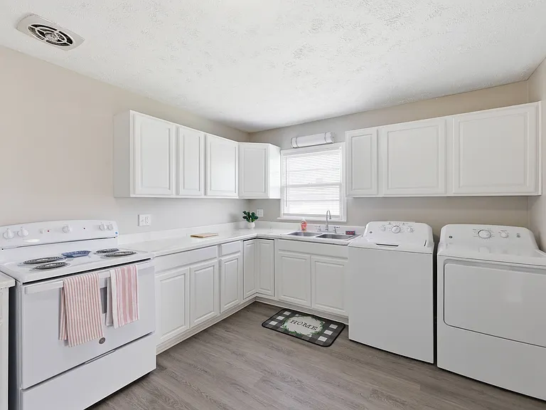 Fay Street Apartments — Photo 9