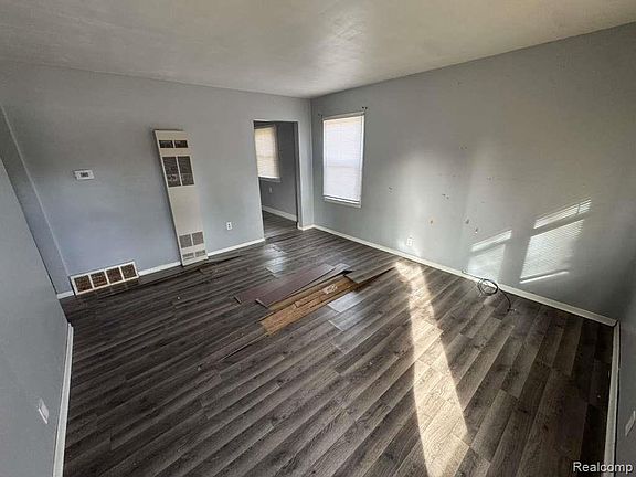 4th image of 518 W Ruth Ave