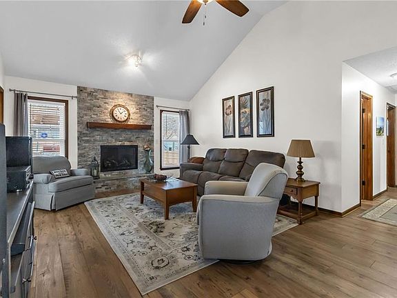 4th image of 121 SW 26th Street Ct