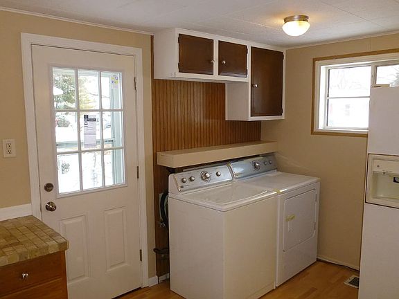 4th image of 8900 S Komensky Ave