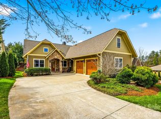 242 Whistlewood Ln, Hendersonville, NC 28739