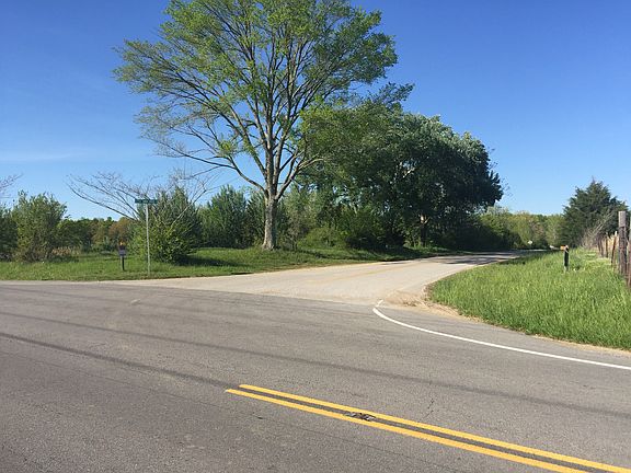 3rd image of 1649 Summertown Hwy