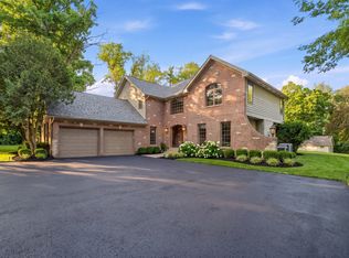 26792 W Lakeview Dr S, Lake Barrington, IL 60084
