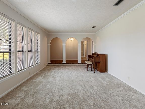 3rd image of 141 Jenks Cir