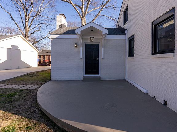 3rd image of 324 Grove Rd