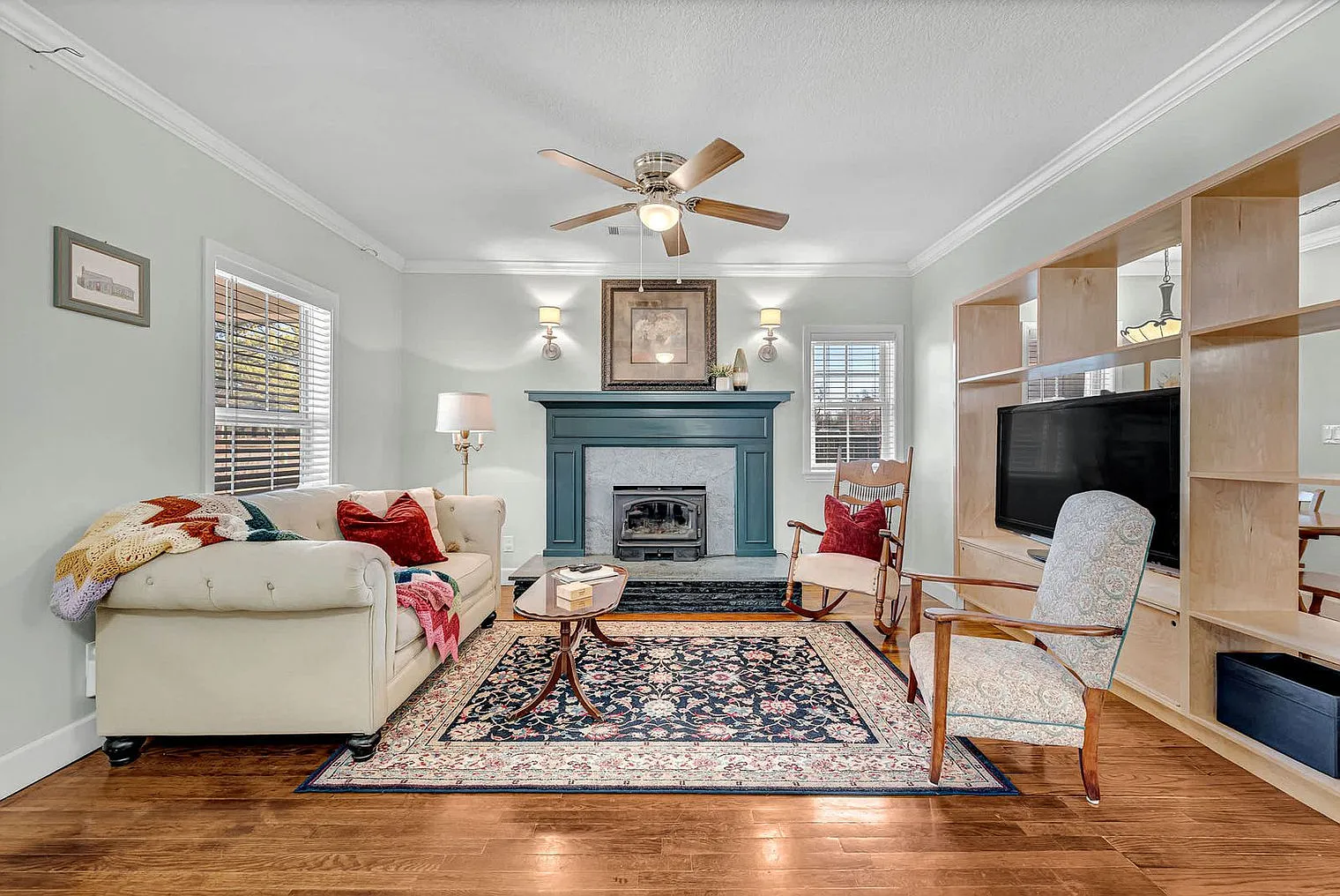 4 bed, 2.0 bath, 1894 sqft, $3,722 — Photo 1