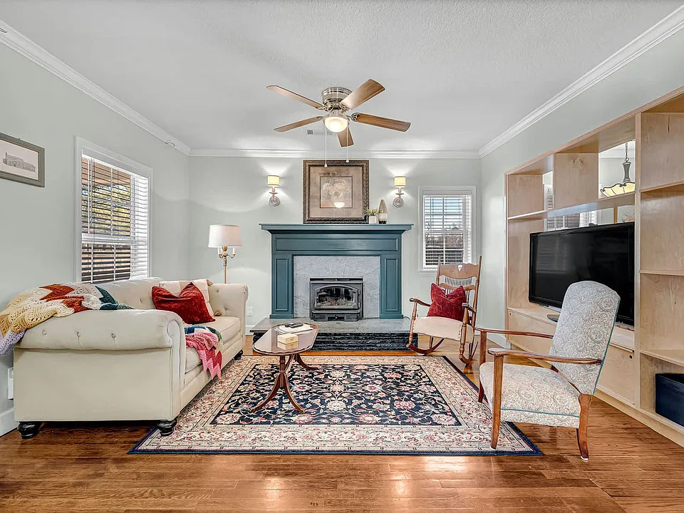 2010 W Central St #ID1520931P