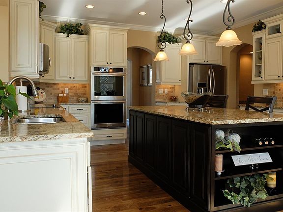 2nd image of 322 Buena Vista Dr