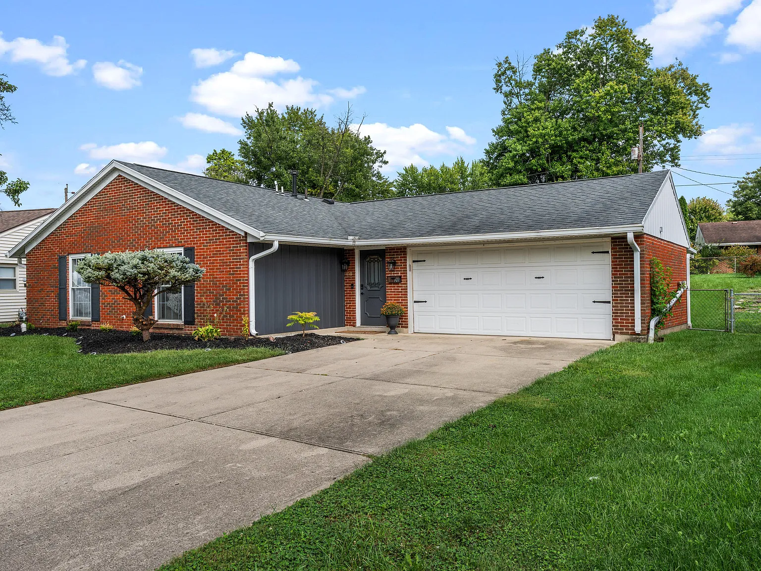 3 bed, 1292 sqft, $2,200 — Photo 2