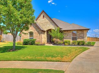 2923 SE 5th St, Moore, OK 73160