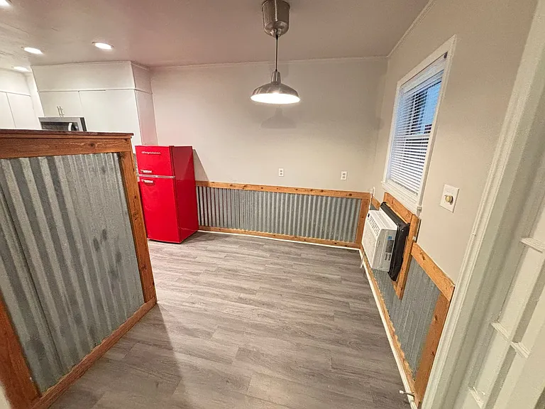 621 N Leverett Ave — Photo 6