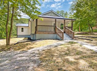 205 Woods Chapel Rd, Harriman, TN 37748