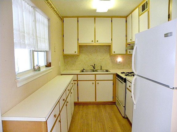 5th image of 31 Iowa Dr NE