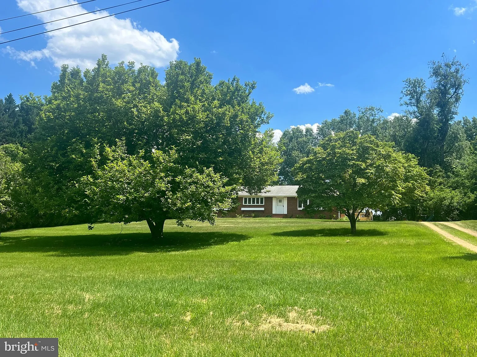 5 bed, 2896 sqft, $4,000 — Photo 2