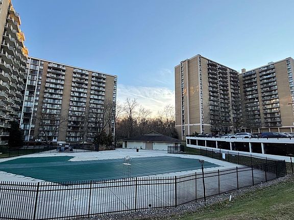 2nd image of 6100 Westchester Park Dr APT 609