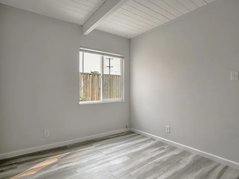 27 Carnegie Dr — Photo 13