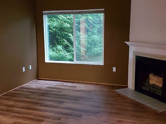 2nd image of 12728 NE 144th St APT 301