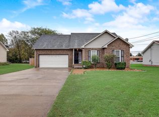 216 Moncrest Dr, Clarksville, TN 37042