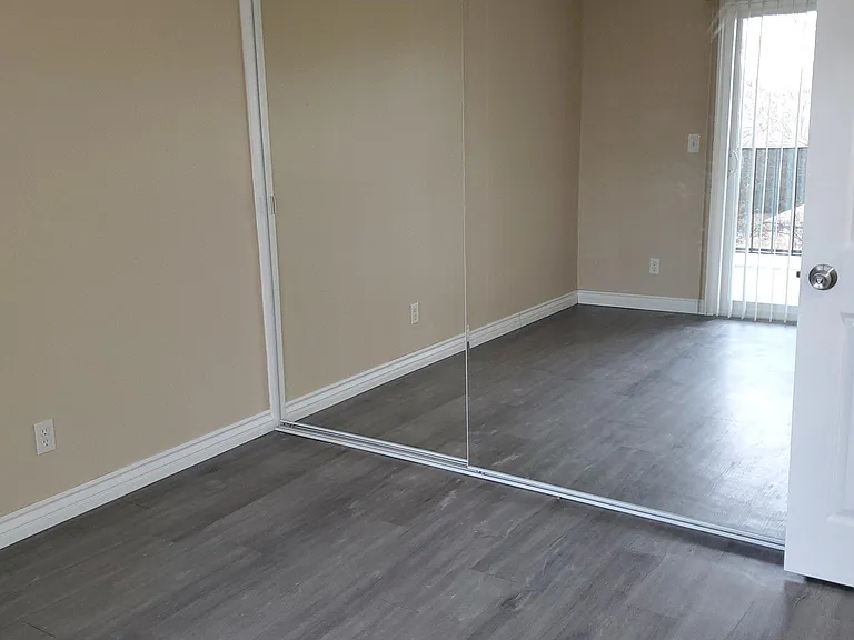 706 W 1st Ave #2 — Photo 6