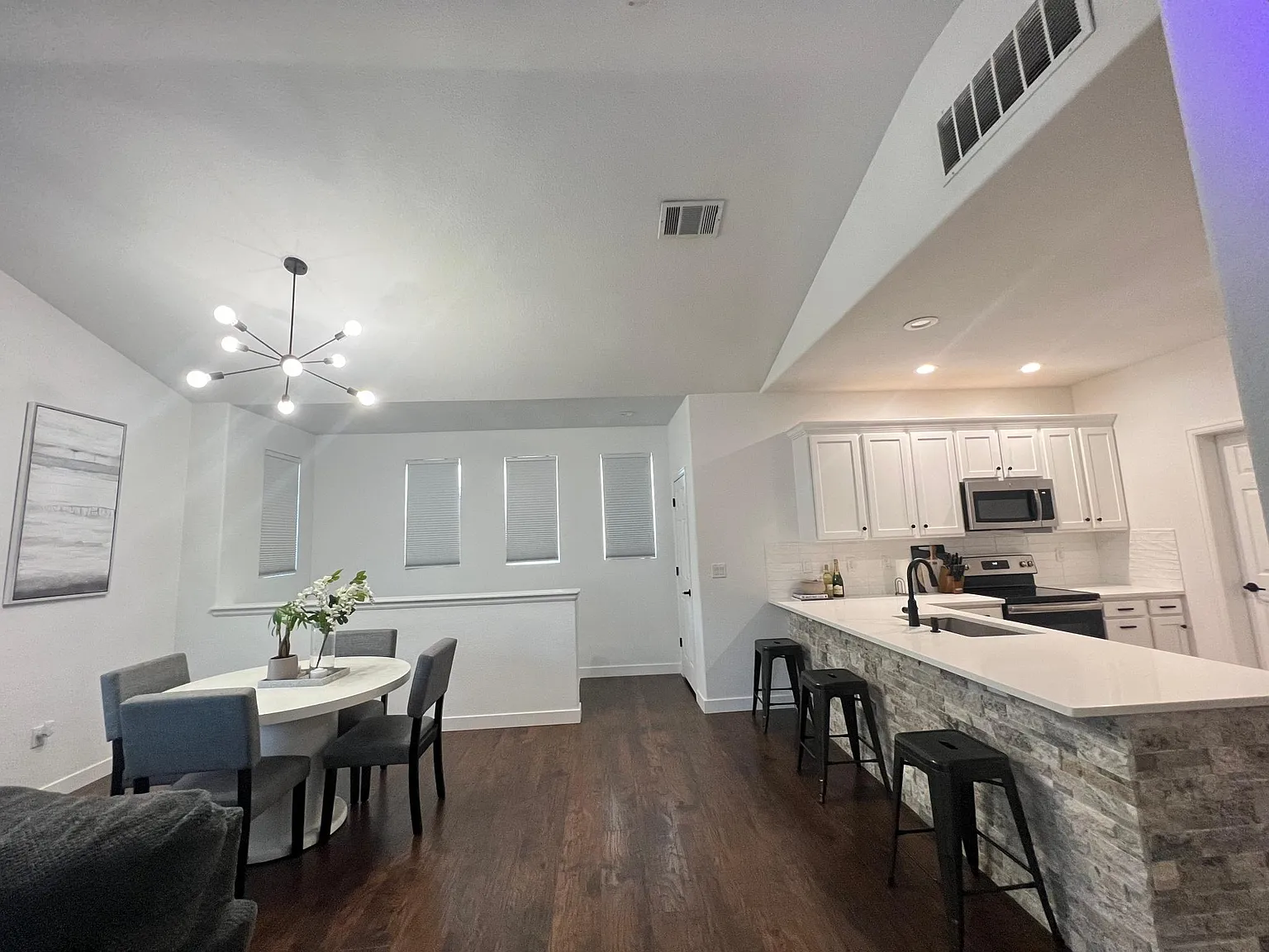 2143 S Fulton Cir — Photo 3