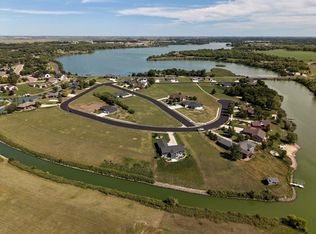 Canal Cir, Mitchell, SD 57301
