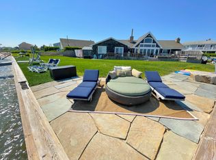 41 Nautilus Dr, Hampton Bays, NY 11946