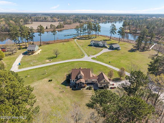3rd image of 1052 N Creek Drive